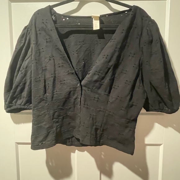Zara Tops - Zara Black linen blend Eyelet V-Neck Puff Sleeve Top